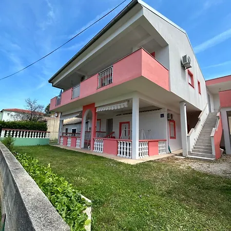 Ana Apartment